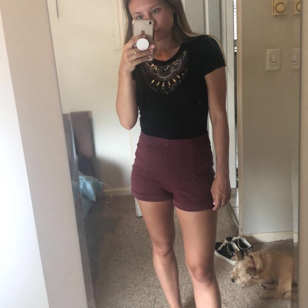 Urban outfitters stretchy maroon shorts size 4